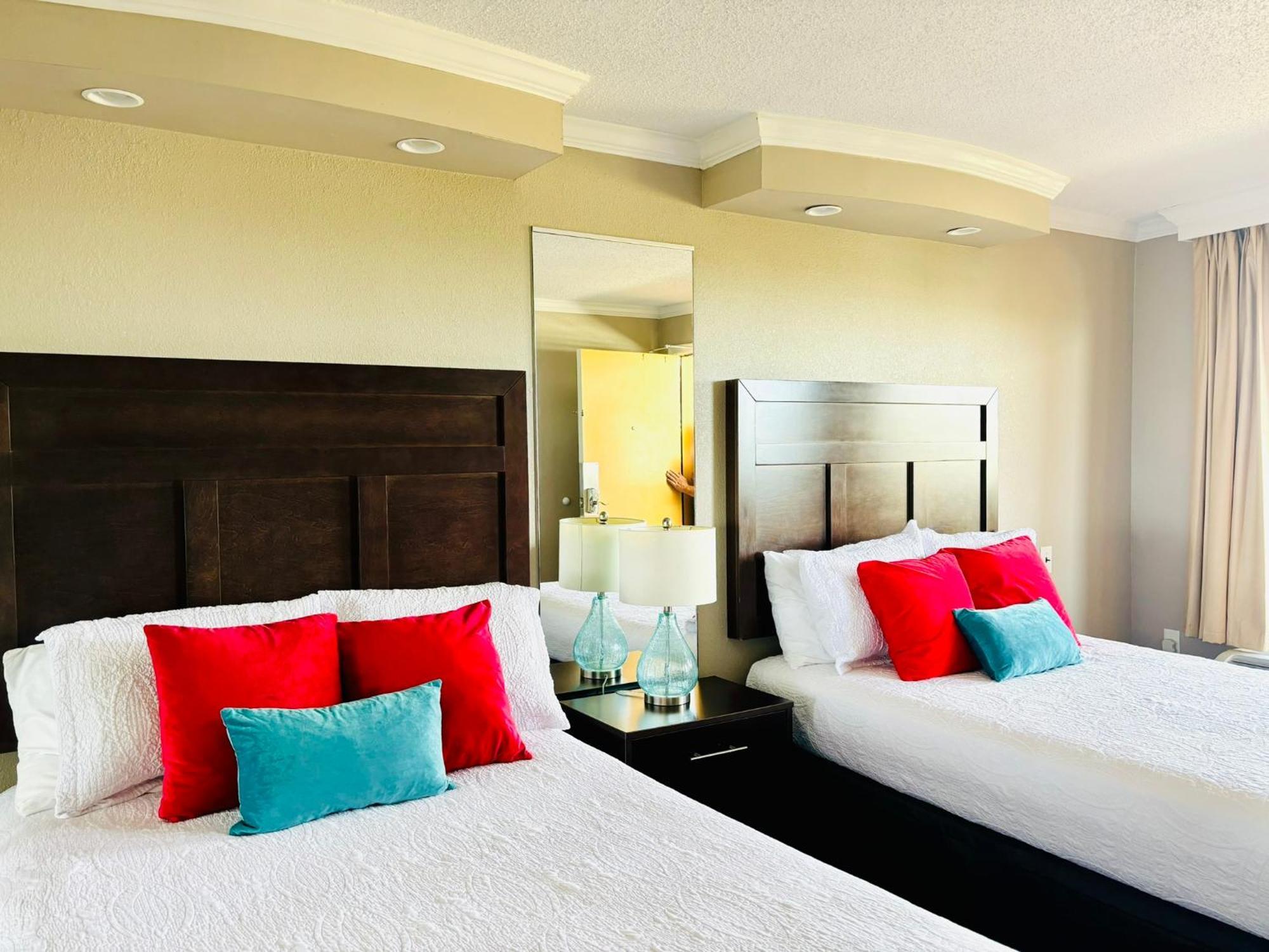 Azure Bliss Oceanfront Condo Sleeps 6 マートルビーチ エクステリア 写真