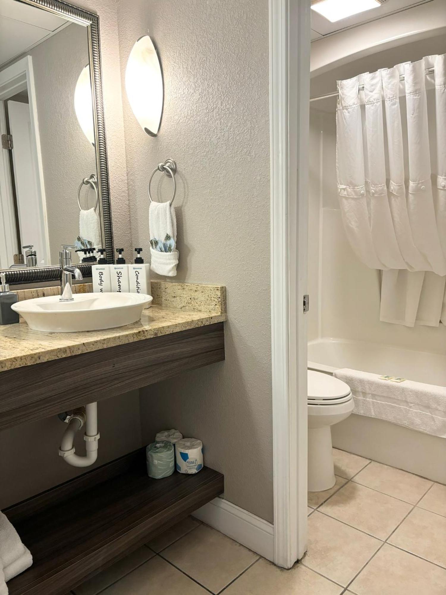 Azure Bliss Oceanfront Condo Sleeps 6 マートルビーチ エクステリア 写真