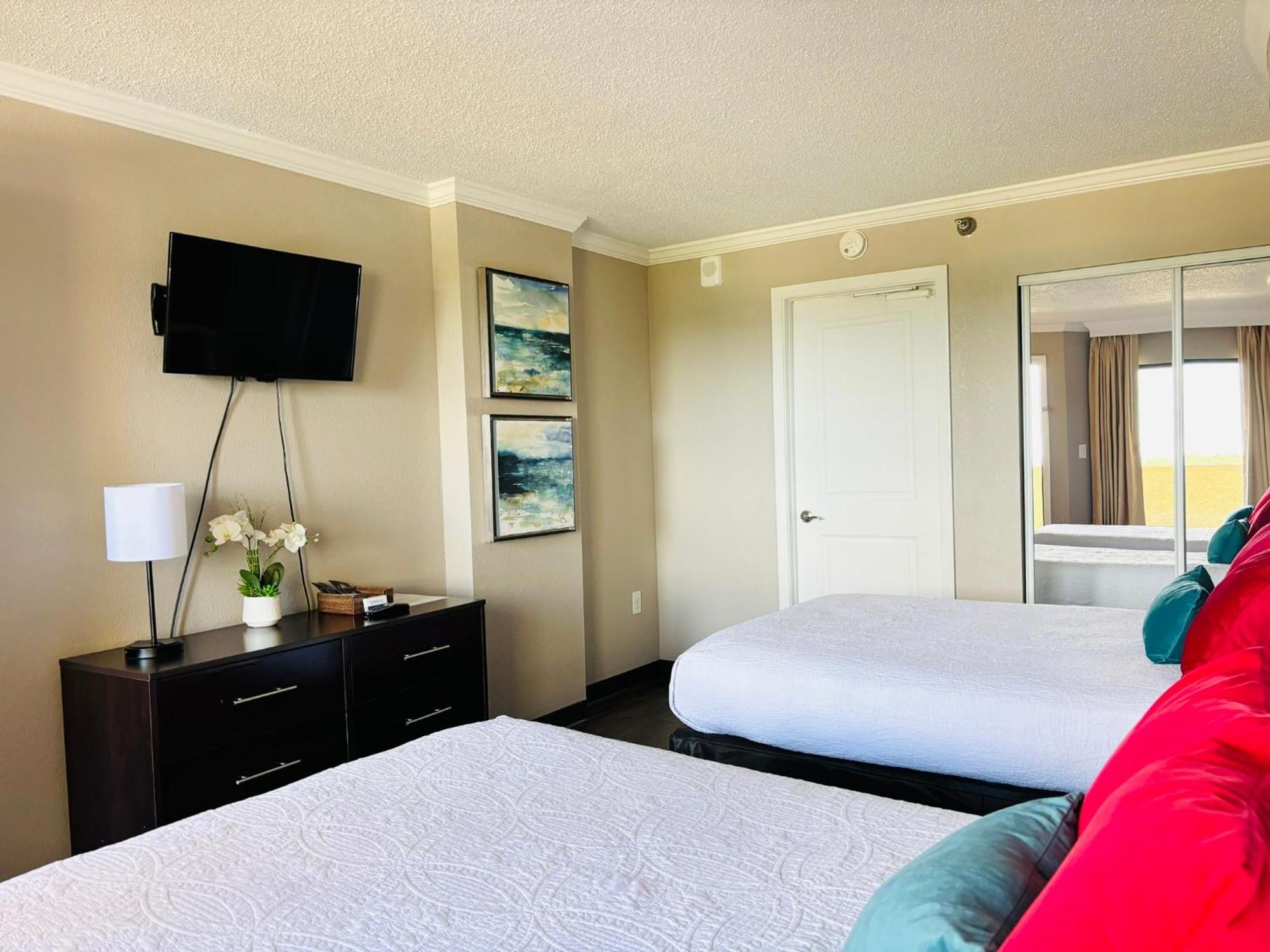 Azure Bliss Oceanfront Condo Sleeps 6 マートルビーチ エクステリア 写真