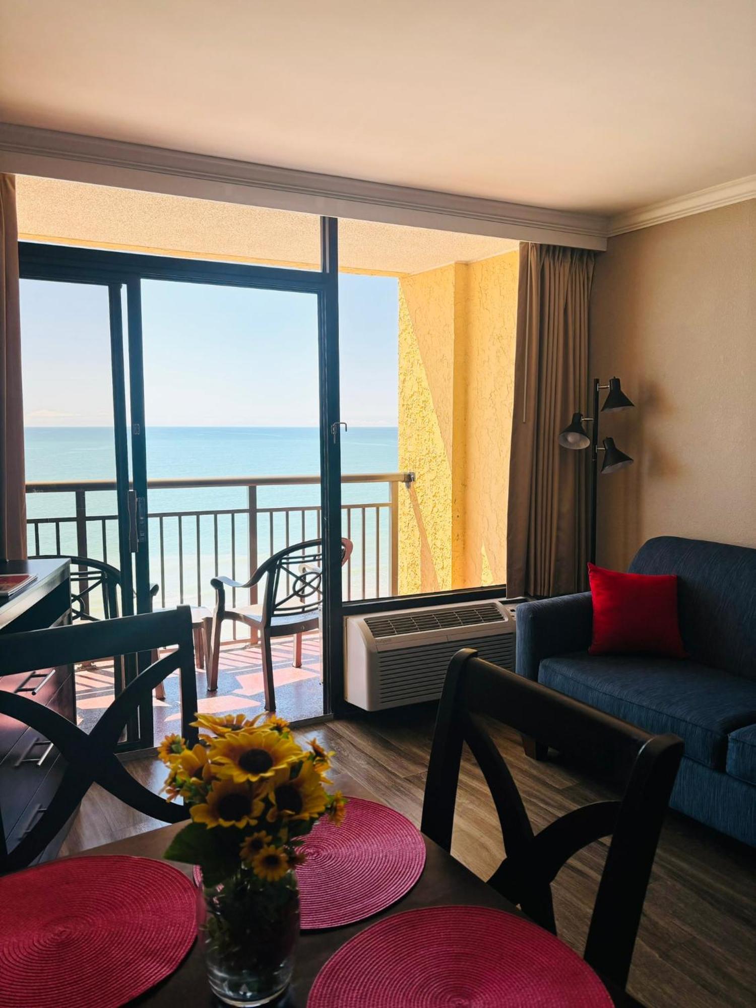 Azure Bliss Oceanfront Condo Sleeps 6 マートルビーチ エクステリア 写真